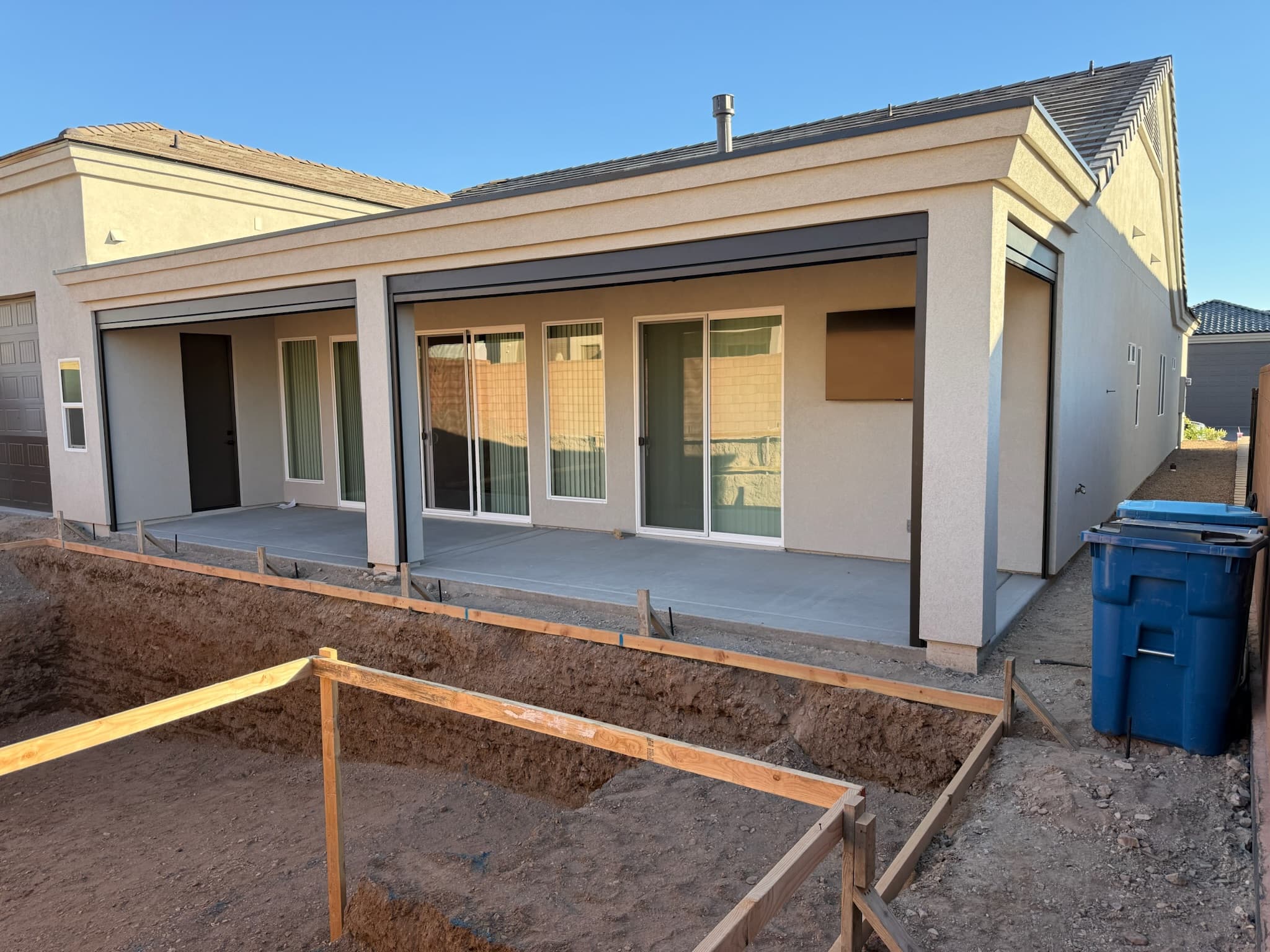 Custom-home exterior shade support in Paradise Valley style project